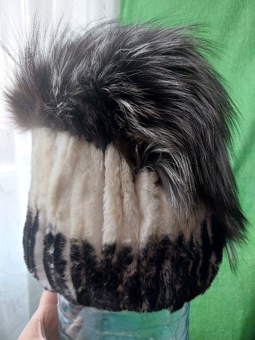 Продам женские  шапки