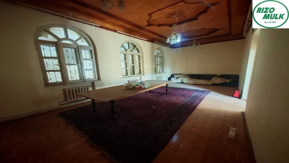 Назарбек Харакатда файзли ховли сотилади. NR494/37