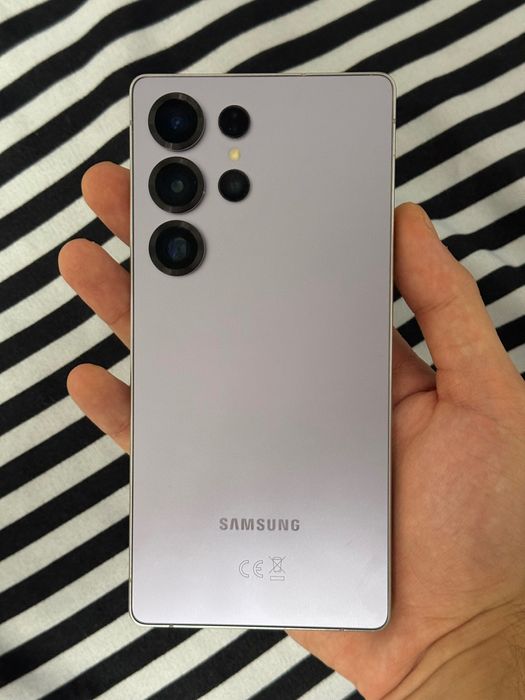 Vând Samsung S25 Ultra