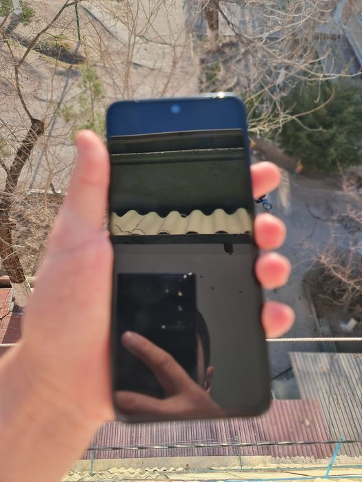 Infinix zero x pro 8+3/256. Holati yangi olinganiga 3 oy bulgan holati