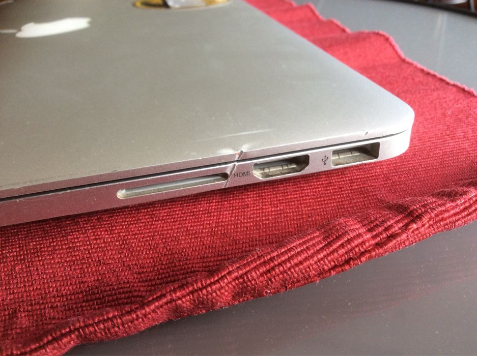 Продавам MacBook Pro (Retina, 13-inch, Early 2015)
