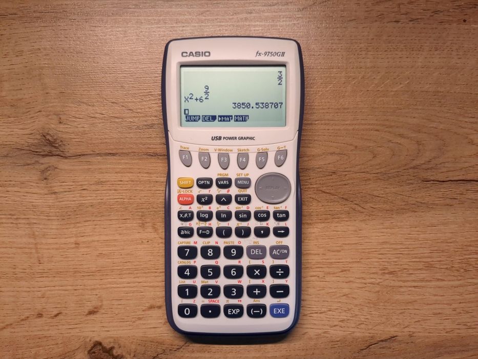 Калькулятор Casio fx-9750GII