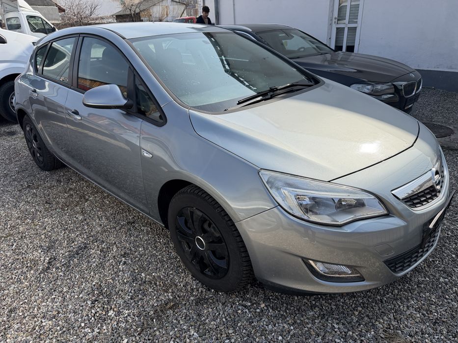 Opel Astra j 1,4 2012