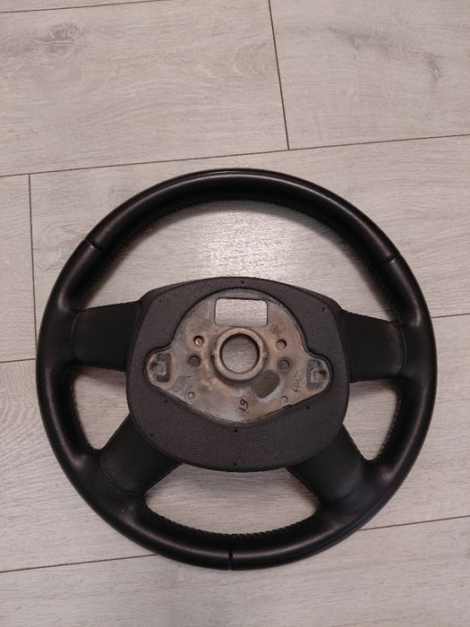 Volan Audi Q3 2011-2017 in stare perfecta si guri de ventilare  !