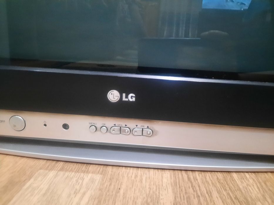 Продам телевизор