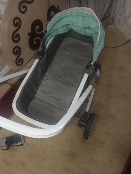 Детская коляска прочная