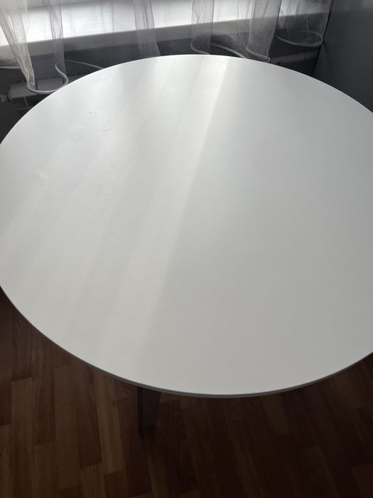 Продам кухонный стол 90х90