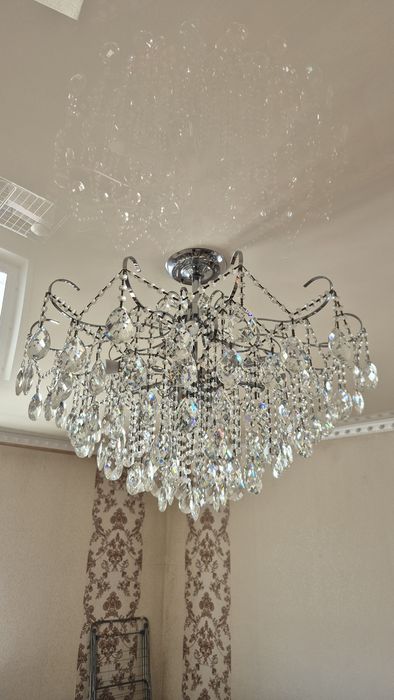 Хрустальная люстра