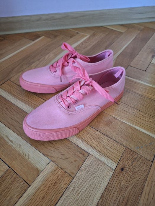 Нови розови кецове 37- 38 номер