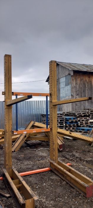 Rafturi cantilever pentru dezmembrări auto