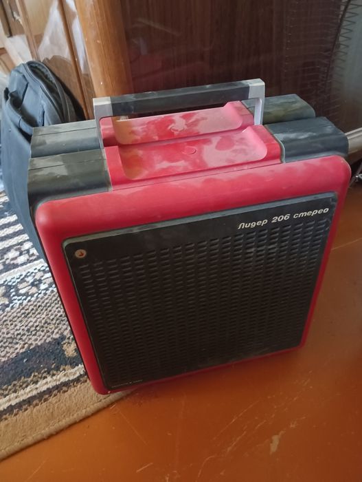 Продам электропроигрыватель.