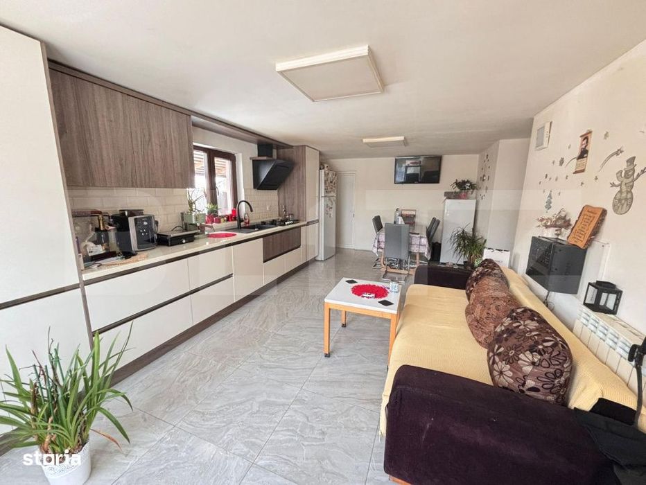 Casa spatioasa + teren 2700 mp in zona Gaesti  3 dormitoare, garaj + s