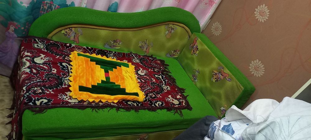 Продам детскую тахту две штуки