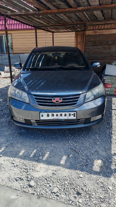 Продам джили эмгранд ес7 2015.