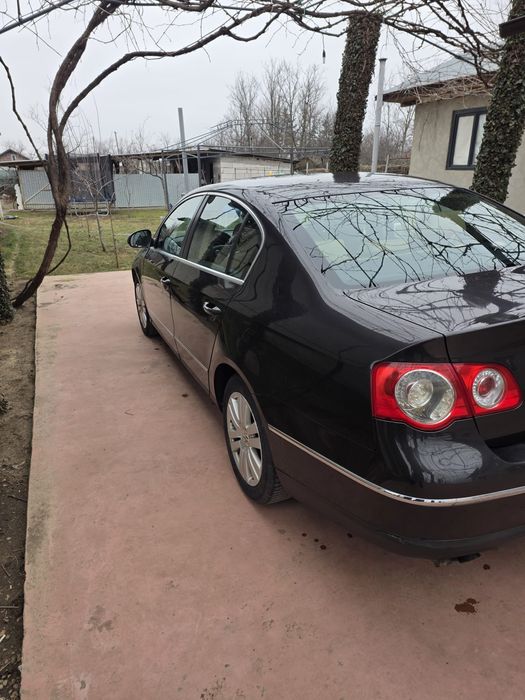 Vând Passat b6! 2700€