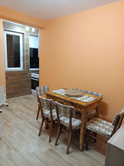 Дава се под наем Тристаен апартамент в Плевен, Мара Денчева - 94 кв.м за 306 € - Снимка #3