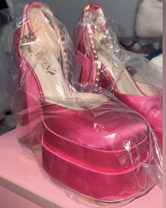 Каблуки с камушками