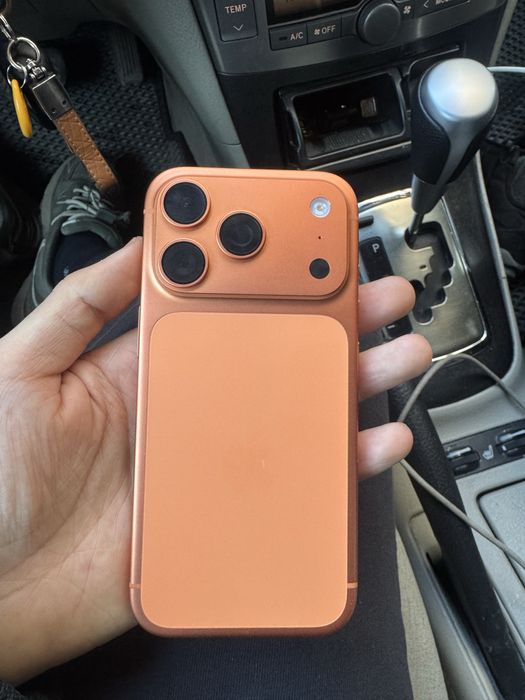 Продам Iphone 17 pro