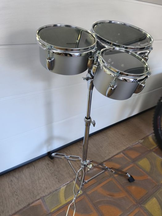 Бонгоси . Барабани .Перкусии