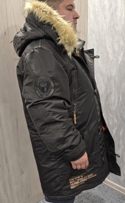 Продаю парку мужскую