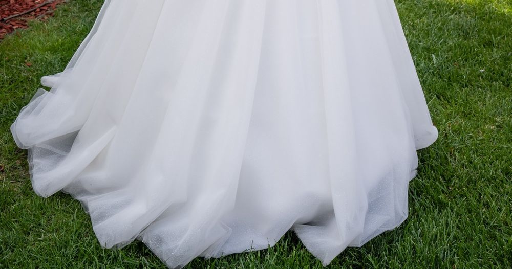 Rochie de mireasa model deosebit salon Angelo