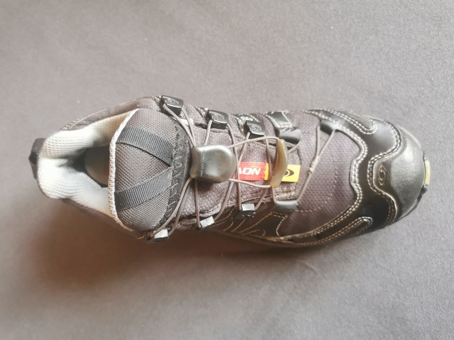 Vând Adidași Salomon negri GoreTex Mărimea 38