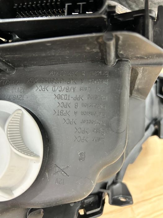 Фара на Камри 75