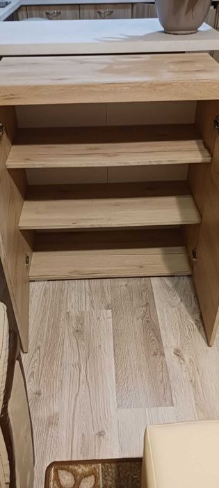 Шкаф           .