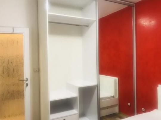 Двустаен апартамент в ж.к. Хаджи Димитър.