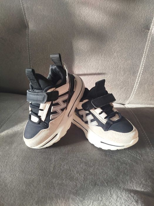 Детские кроссовки весна