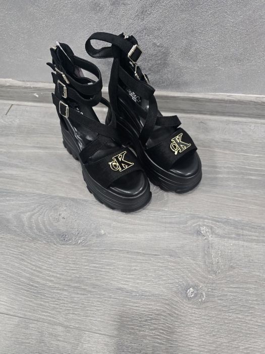 Sandale dama - marimi 35-40  transport prin curier