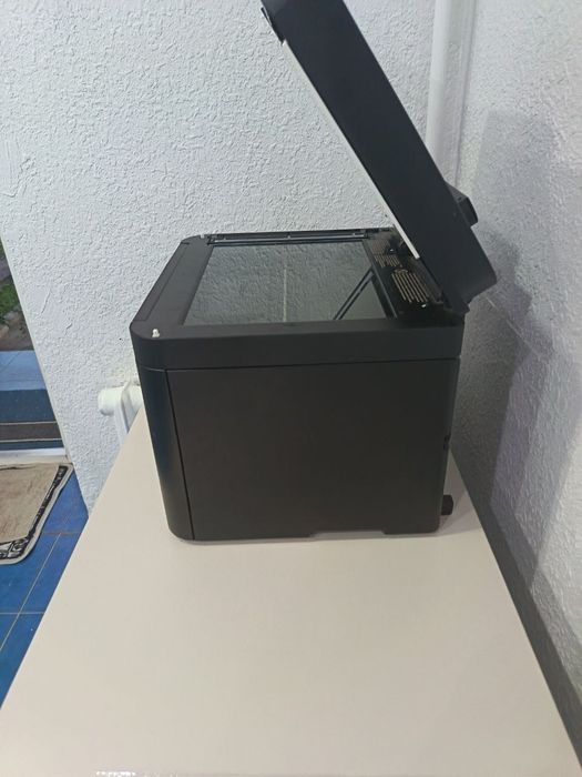 Canon i-SENSYS МФУ (принтер/сканер/копир) — почти новый