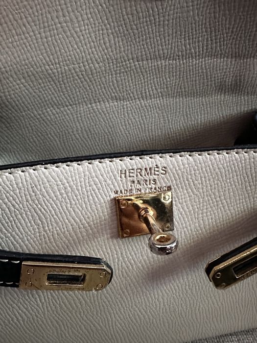 Мини чанта Hermes в цвят бежово и черно с минимални следи от употреба