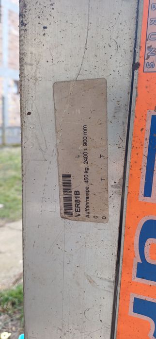 Товарна рампа за  микробус