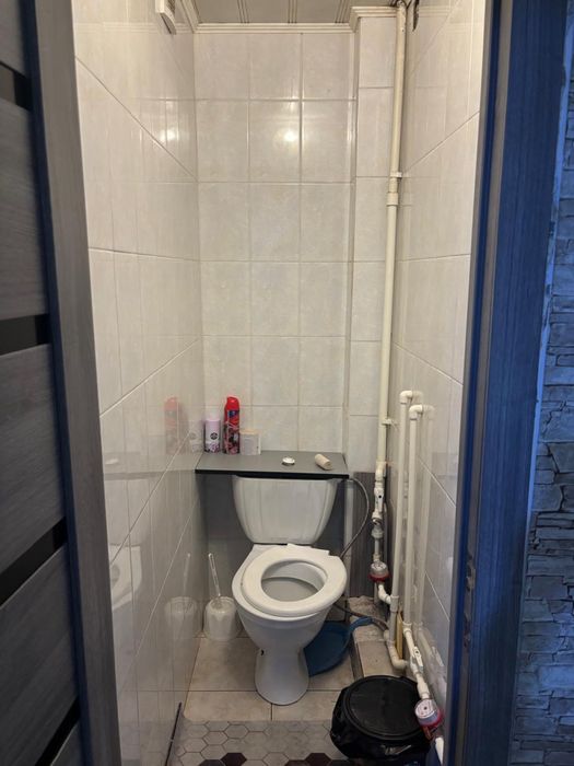 Продам 2 комн ленинградку.
