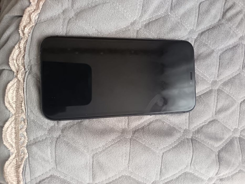 Продам телефон iphone 11