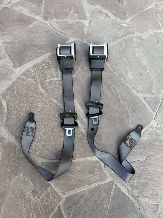 Серые ремни передние на BMW e34 (Индивидуал)