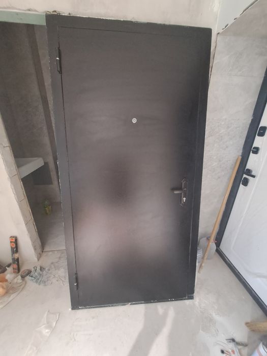 Дверь входная металлическая