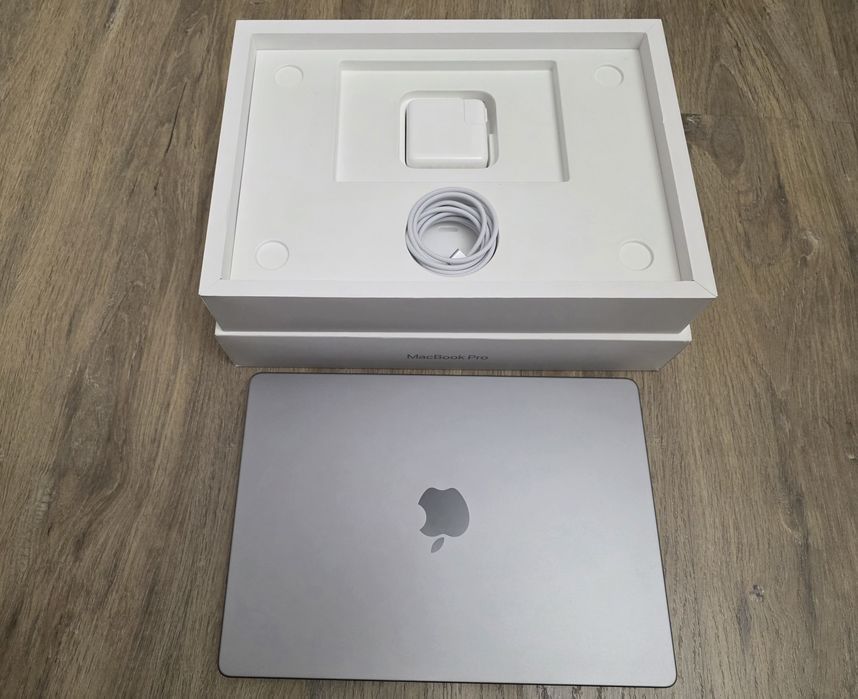 MacBook Pro 14-inch M1 Pro 16GB RAM | 1TB SSD - Space Gray (A2442)