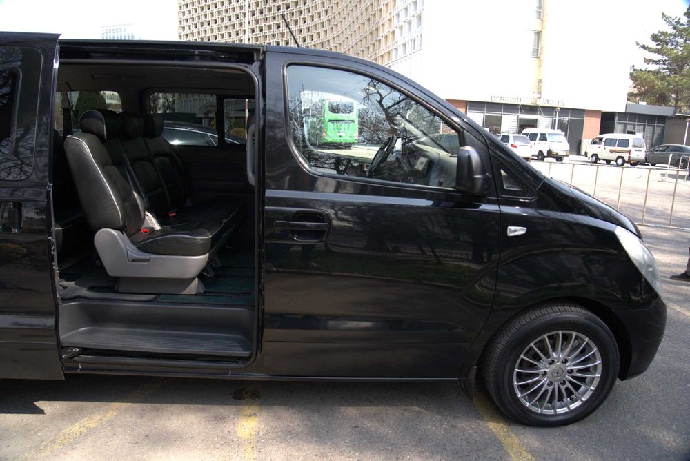 Hyundai H1 7 ва 10 ўринлик минивен хизматлари