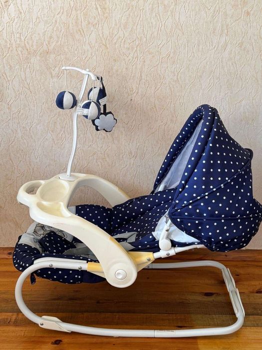 Шезлонг и столче за хранене 2в1