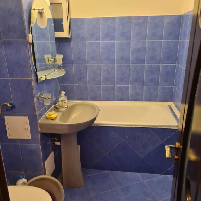 Vand apartament cu 3 camere, 2 bai cu suprafata 70mp in Gura Humorului