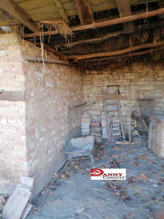 Къща с двор в с. Обединение, обл. Велико Търново