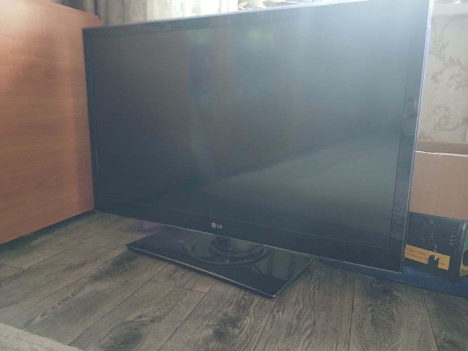 Телевизор LG бе интернета но можно купить приставку и интернет будет