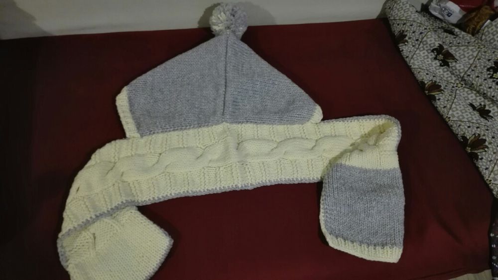 Дамски шал с качулка