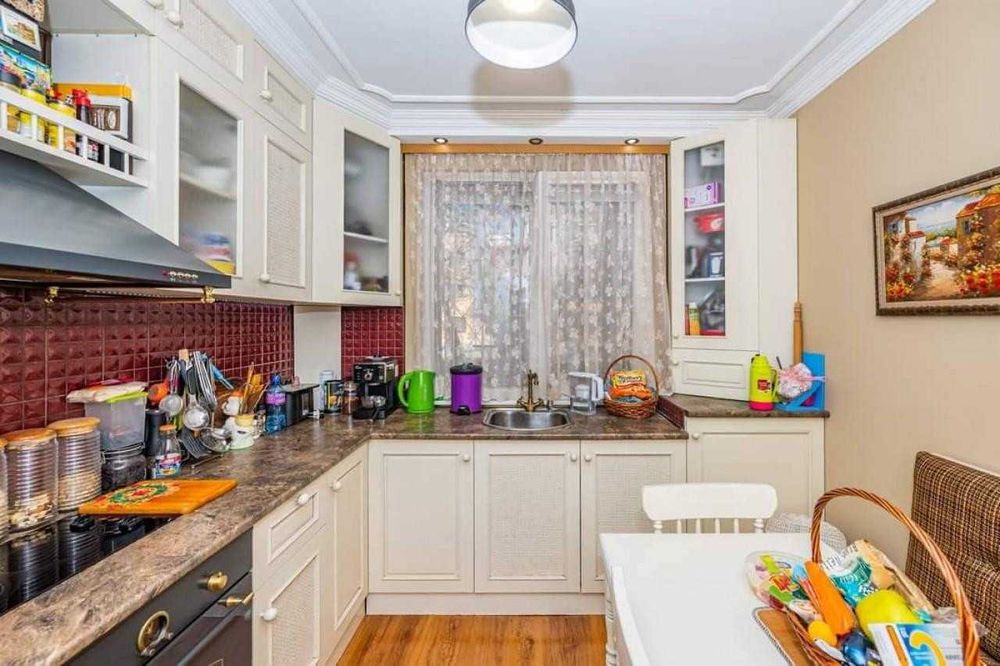 Продава се Тристаен апартамент в Пловдив, Гагарин - 80 кв.м за 1052 €/кв.м - Снимка #2