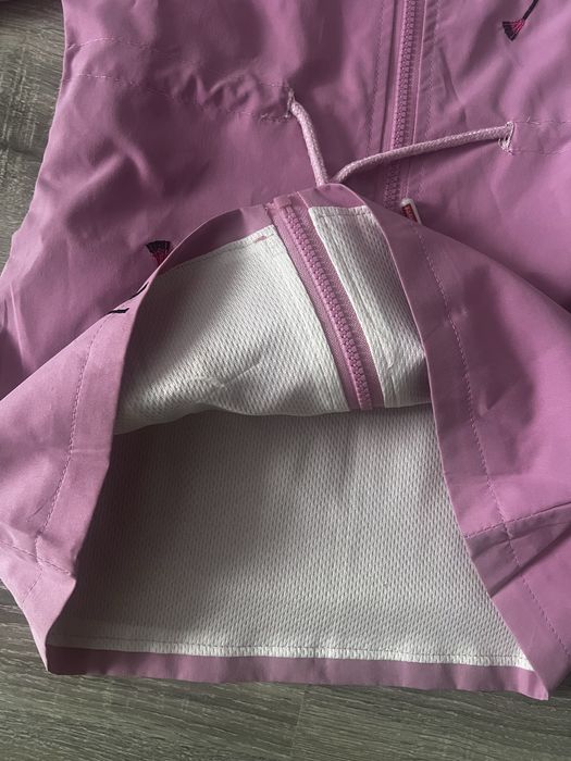 Продам новую ветровку для девочки