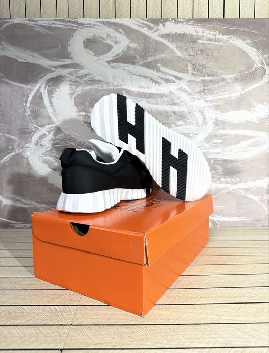 Hermes Trainer Bouncer Black