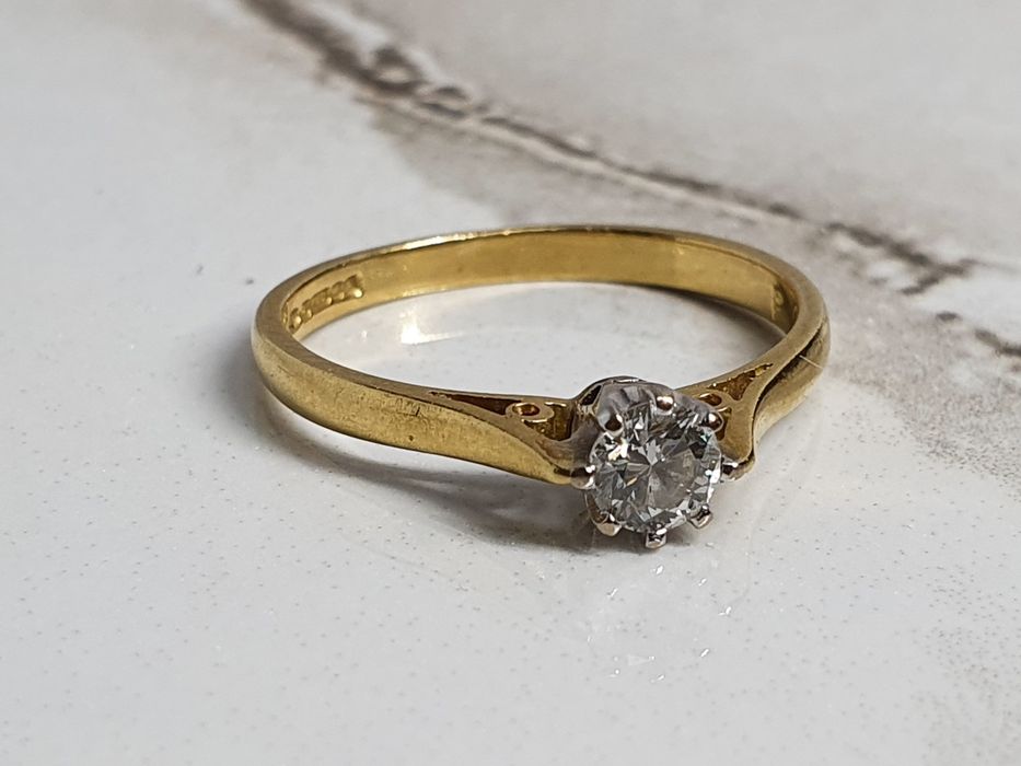 Inel de logodnă din aur de 18K cu diamant natural 0.20 ct mărimea 53