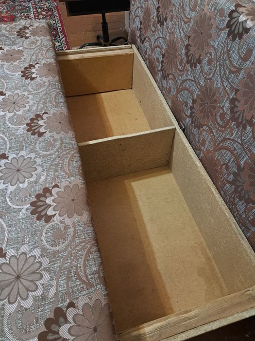 Сервант Германия (ГДР) и диван